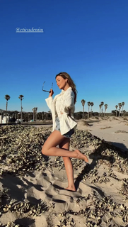Katrina Bowden feet photo thumbnail