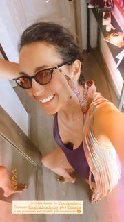 Caterina Balivo feet photo thumbnail