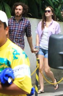 Leighton Meester feet photo thumbnail