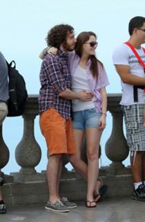 Leighton Meester feet photo thumbnail