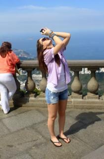 Leighton Meester feet photo thumbnail