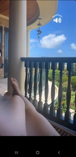 Tara Lipinski feet photo thumbnail