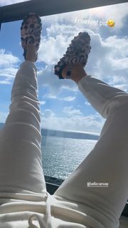 Jen Selter feet photo thumbnail