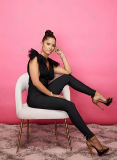 Rocsi Diaz feet photo thumbnail