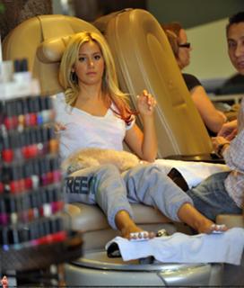 Ashley Tisdale feet photo thumbnail
