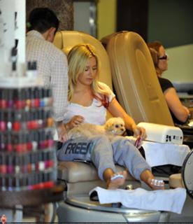 Ashley Tisdale feet photo thumbnail