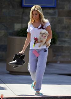 Ashley Tisdale feet photo thumbnail