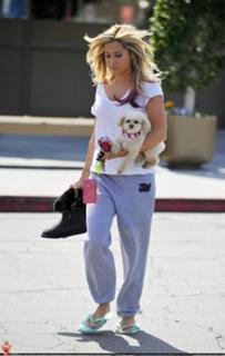 Ashley Tisdale feet photo thumbnail