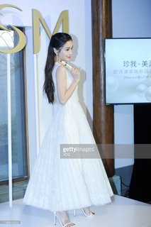 Angelababy feet photo thumbnail