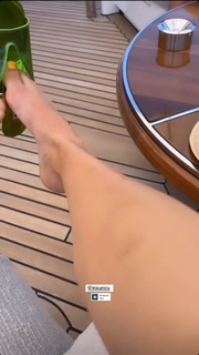 Katharine McPhee feet photo thumbnail