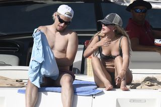 Millie Bobby Brown feet photo thumbnail