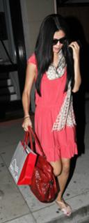 Selena Gomez feet photo thumbnail