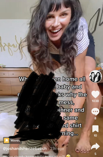 Shenae Grimes-Beech feet photo thumbnail