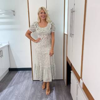 Holly Willoughby feet photo thumbnail