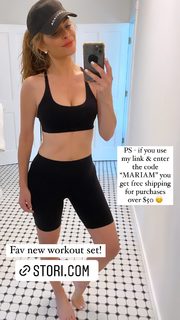 Maria Menounos feet photo thumbnail