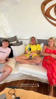 Lele Pons feet photo thumbnail