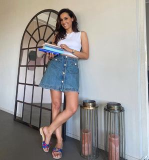 Caterina Balivo feet photo thumbnail