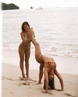 Kara Del Toro feet photo thumbnail