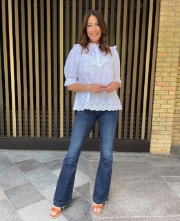 Lisa Snowdon feet photo thumbnail
