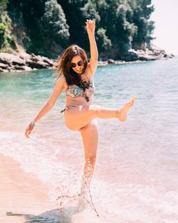 Caterina Balivo feet photo thumbnail