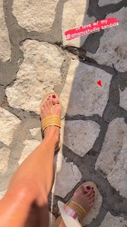 Kate Walsh feet photo thumbnail