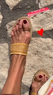 Kate Walsh feet photo thumbnail