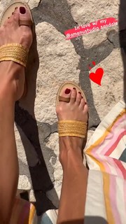 Kate Walsh feet photo thumbnail