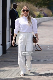 Ellie Goulding feet photo thumbnail