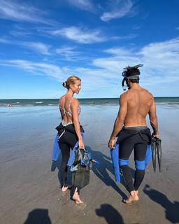 Nicole Neumann feet photo thumbnail