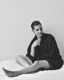 Barbara Palvin feet photo thumbnail