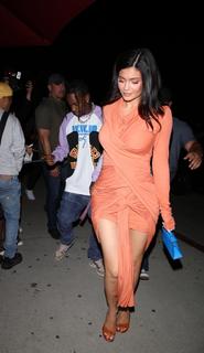 Kylie Jenner feet photo thumbnail