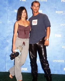 Sandra Bullock feet photo thumbnail