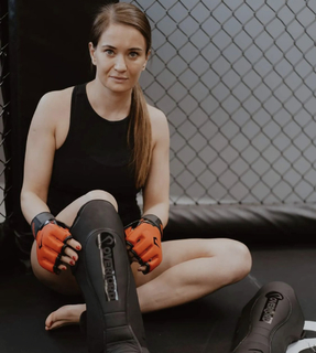 Karolina Kowalkiewicz feet photo thumbnail