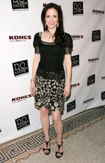 Mary-Louise Parker feet photo thumbnail