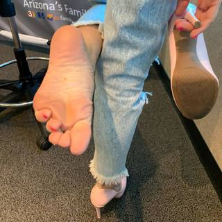 Kyle Unfug feet photo thumbnail