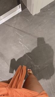 Kylie Jenner feet photo thumbnail