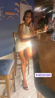Anna Popek feet photo thumbnail