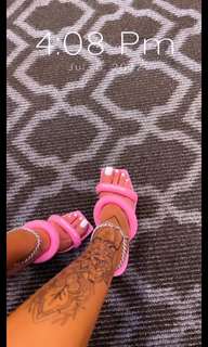 Victoria Waldrip feet photo thumbnail