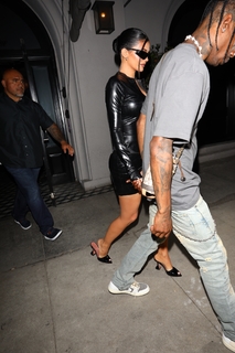 Kylie Jenner feet photo thumbnail