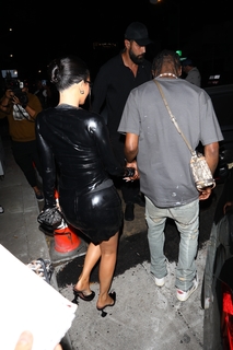 Kylie Jenner feet photo thumbnail
