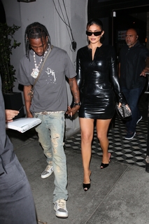 Kylie Jenner feet photo thumbnail