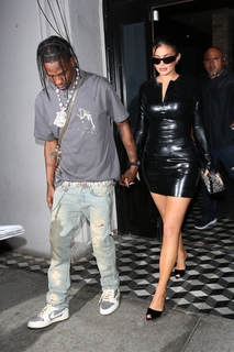Kylie Jenner feet photo thumbnail