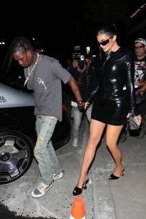 Kylie Jenner feet photo thumbnail