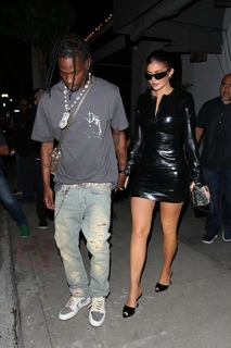 Kylie Jenner feet photo thumbnail