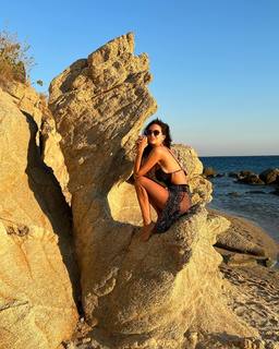 Zaira Nara feet photo thumbnail