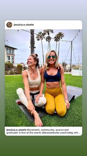 Brooke Burke feet photo thumbnail