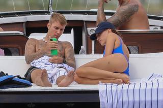 Hailey Bieber feet photo thumbnail