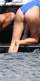 Hailey Bieber feet photo thumbnail