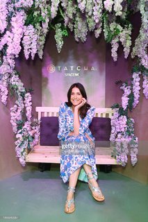 Lisa Snowdon feet photo thumbnail