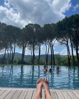 Gwyneth Paltrow feet photo thumbnail